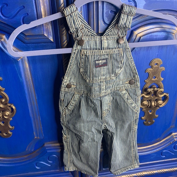 OshKosh Striped Overalls Train Conductor SZ 6M - Picture 2 of 3